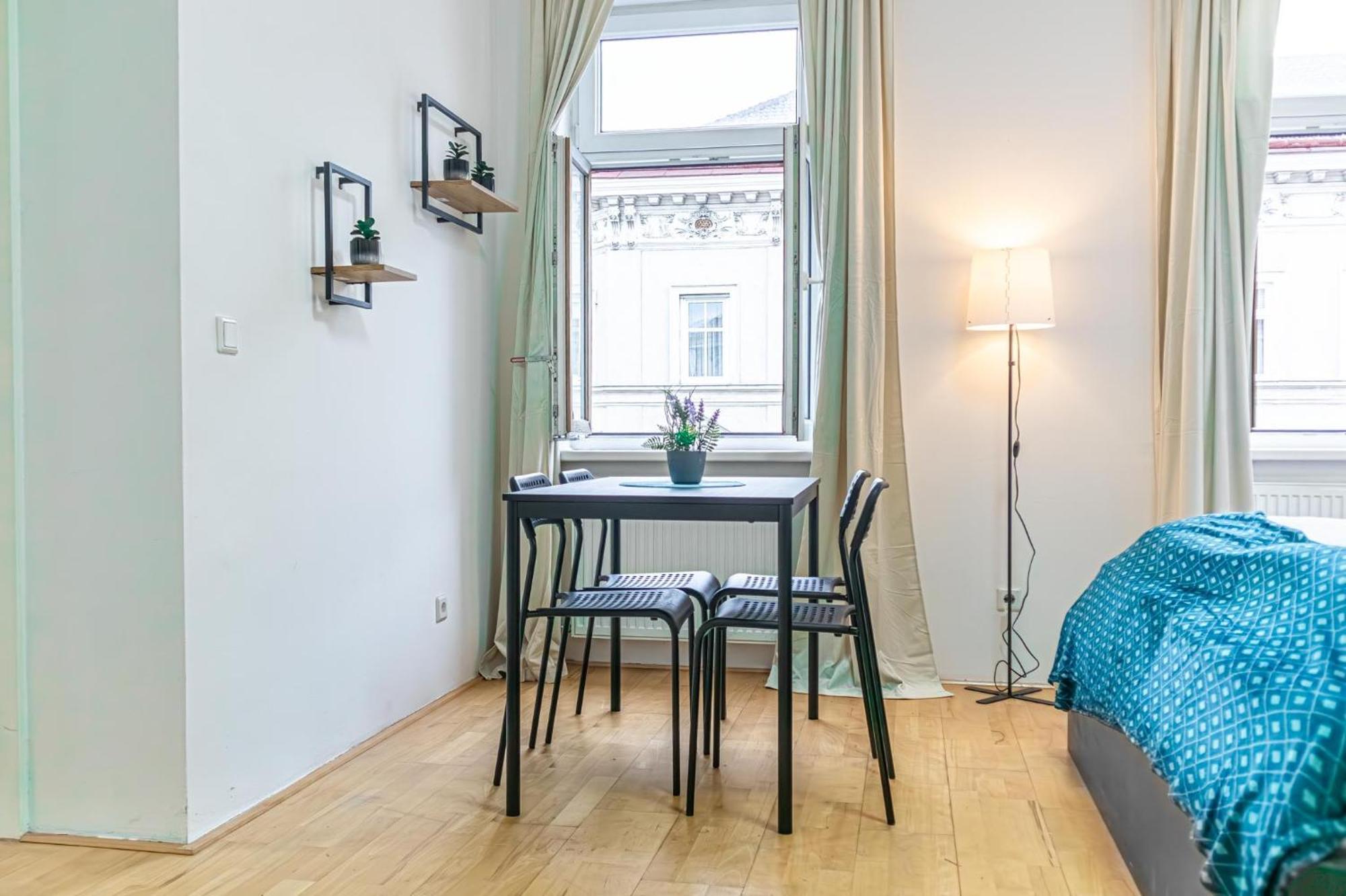 Apartamento Elegant 2br Apt.@wiener Stadthalle/central Located