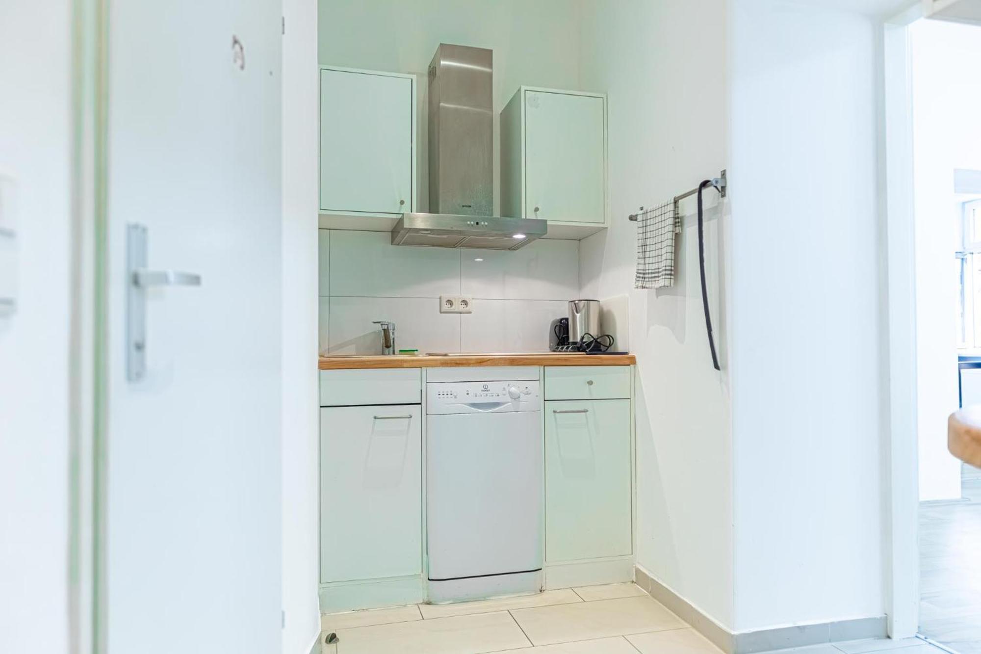 Elegant 2br Apt.@wiener Stadthalle/central Located Viena